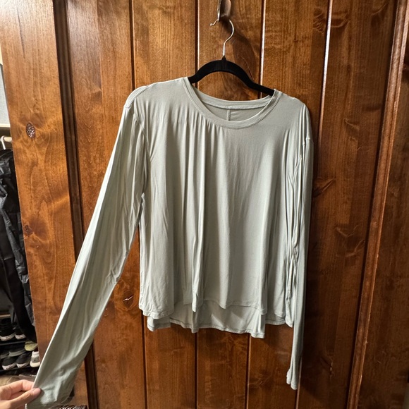 lululemon athletica Long Sleeve Top in Soft Green - 8 - Picture 1 of 3